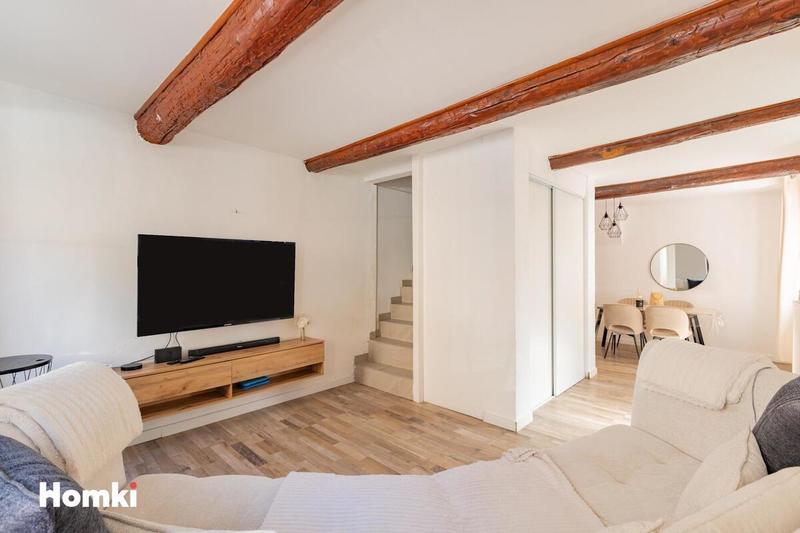 Maison - 250 m² - 8 pièces