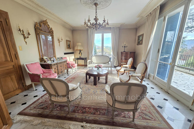 Demeure - 255 m² - 7 pièces