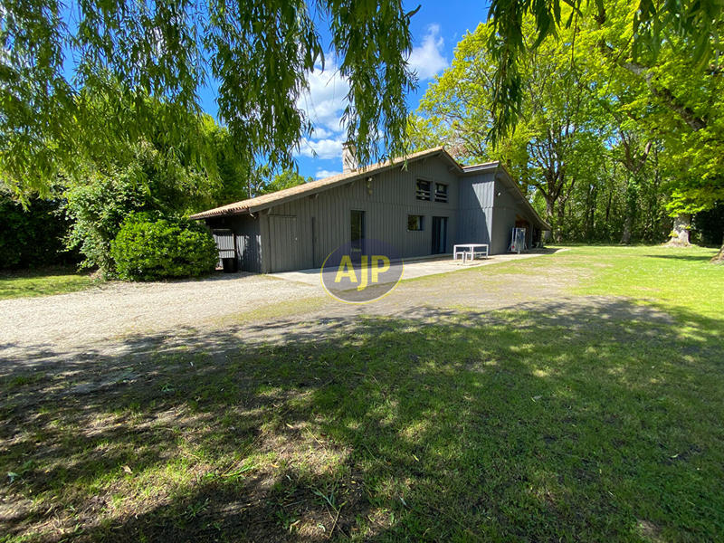 Maison d'architecte - 300 m² - 8 pièces