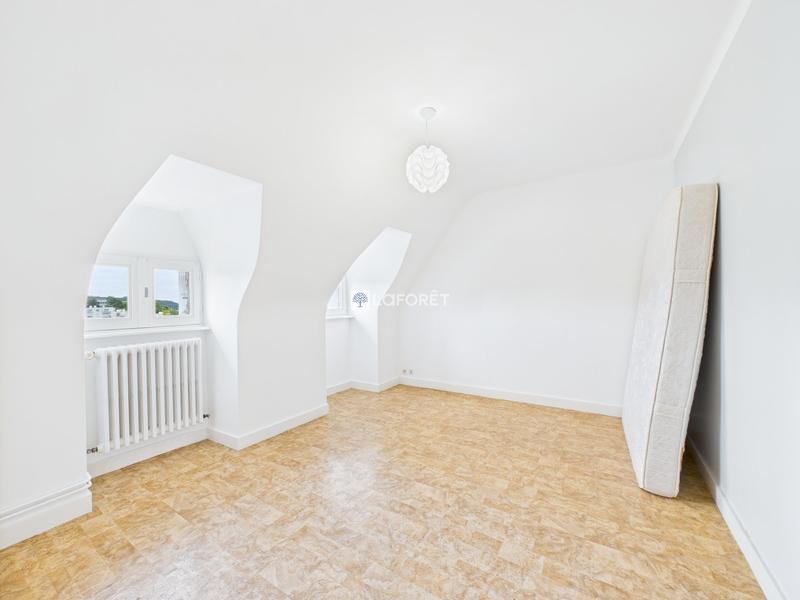 Maison traditionnelle - 134 m² - 6 pièces