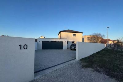 Maison - 138 m² - 6 pièces