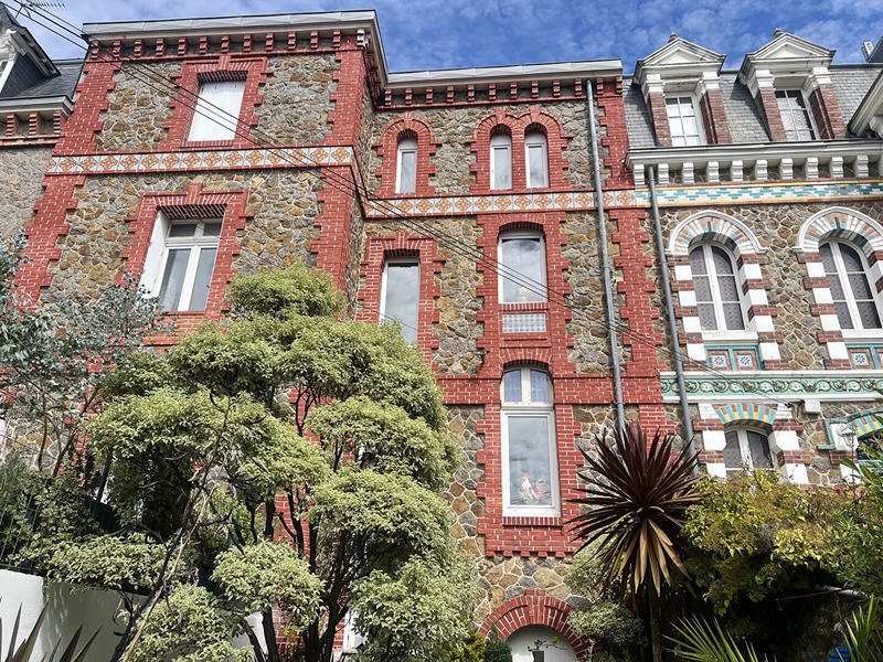 Maison - 200 m² - 7 pièces