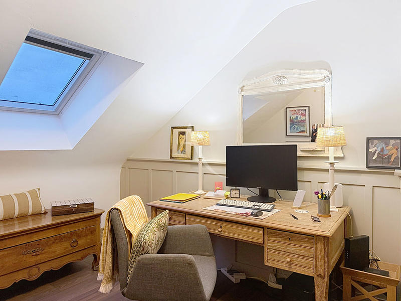 Maison - 203 m² - 11 pièces