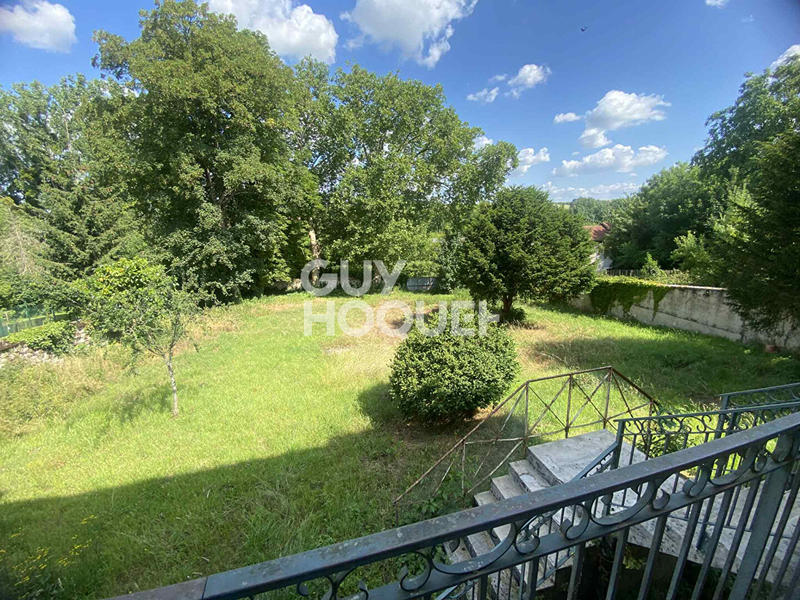 Maison - 240 m² - 12 pièces