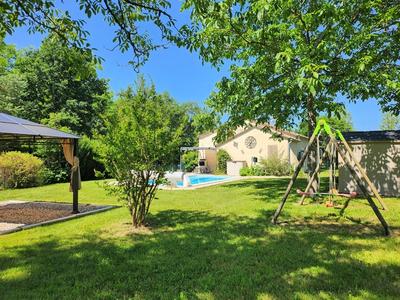 Maison en pierre - 195 m² - 6 pièces