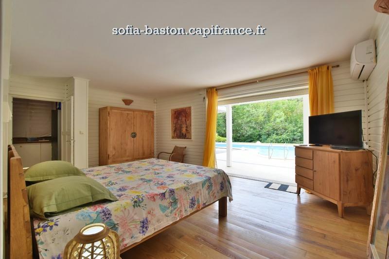 Maison - 345 m² - 5 pièces