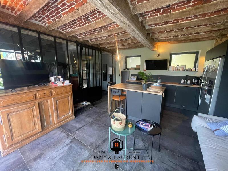 Maison - 720 m² - 12 pièces