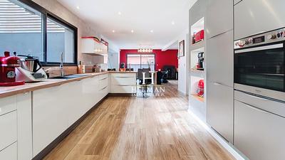 Villa - 179 m² - 6 pièces