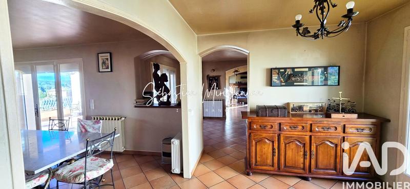 Maison - 186 m² - 7 pièces