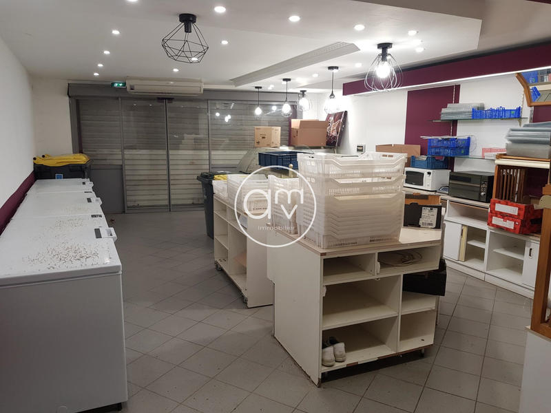 Fonds de commerce - Local commercial - 180 m²