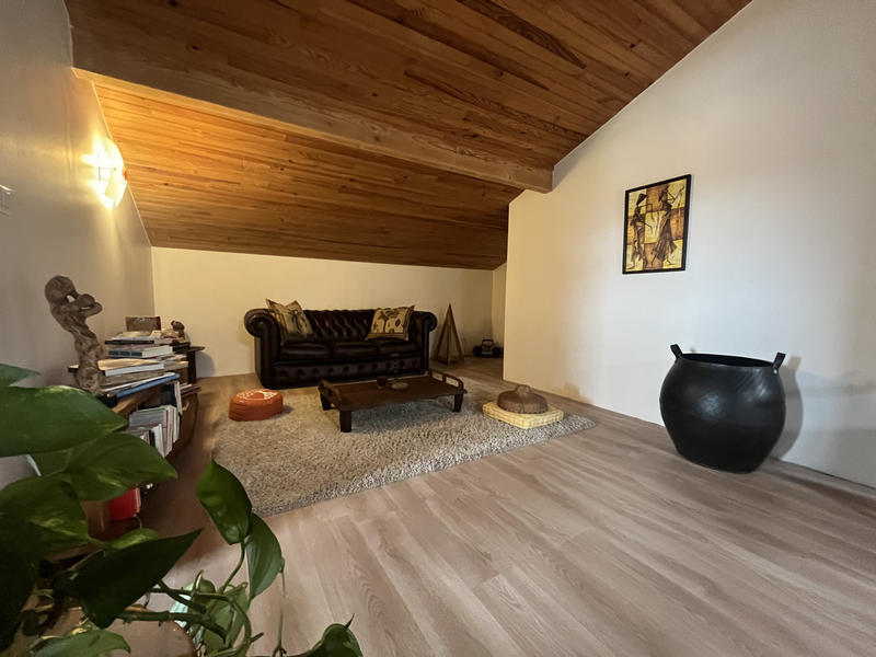 Maison - 218 m² - 5 pièces