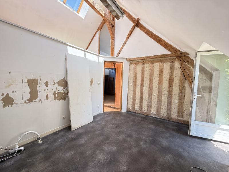 Maison - 210 m² - 11 pièces