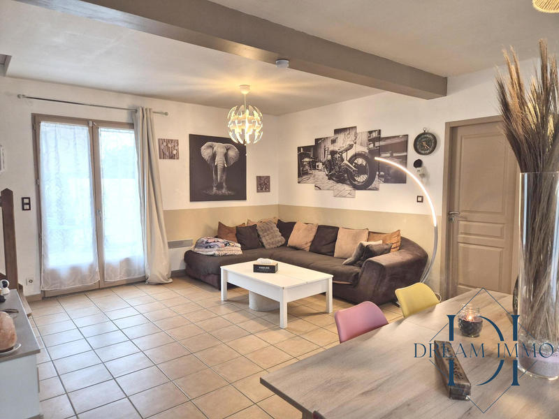 Maison - 92 m² - 5 pièces