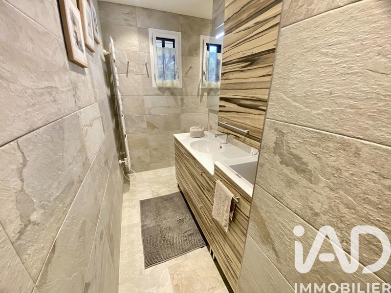 Maison - 99 m² - 5 pièces