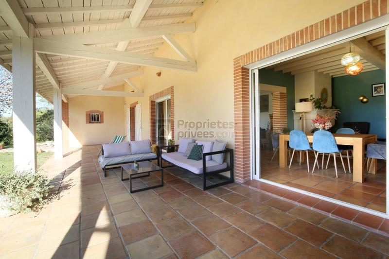 Maison - 225 m² - 7 pièces