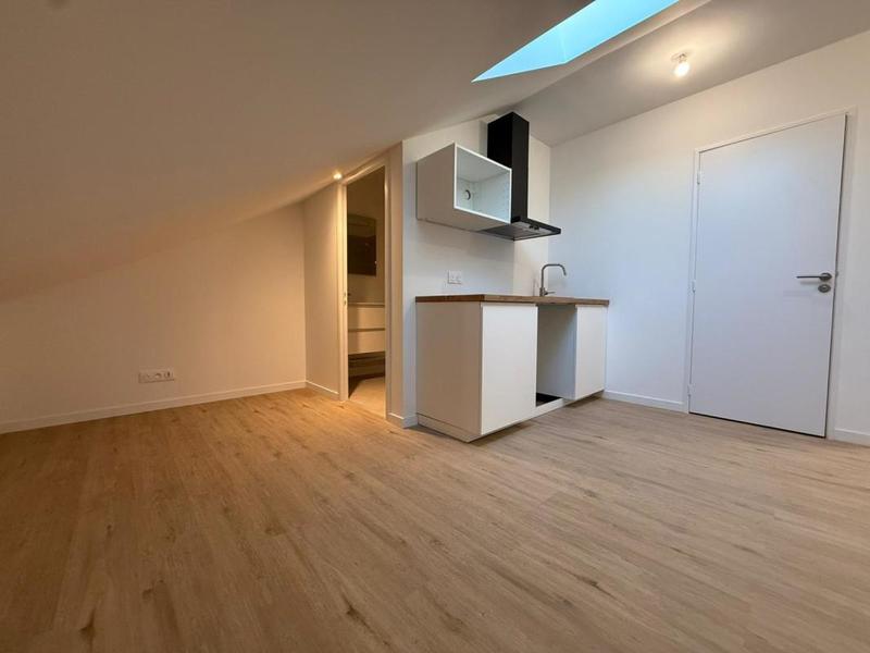 Studio - 11 m² - 1 pièce