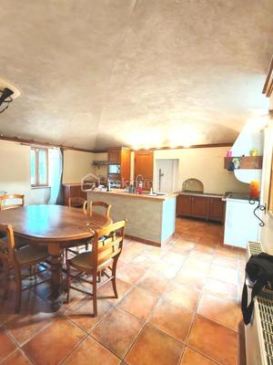 Maison en pierre - 182 m² - 5 pièces