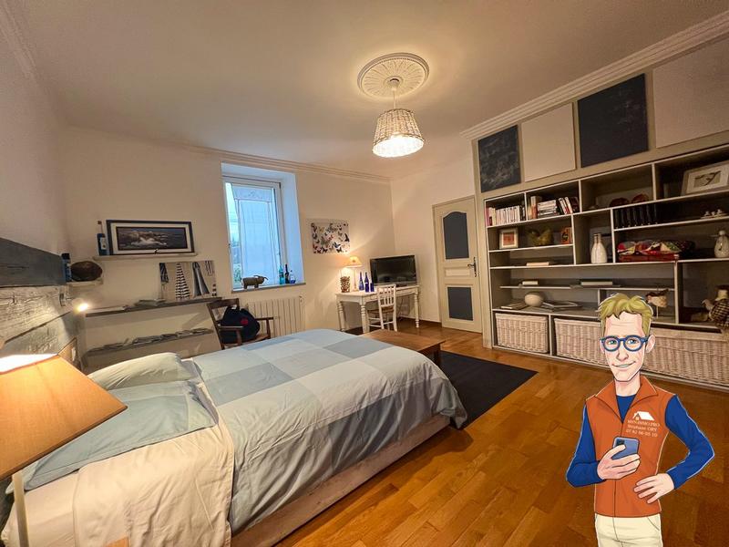 Maison ancienne - 295 m² - 7 pièces