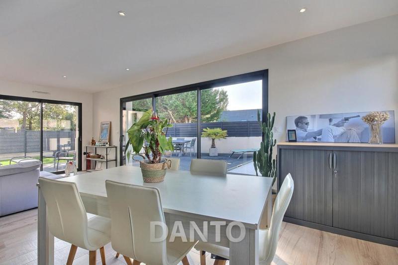 Maison - 161 m² - 5 pièces