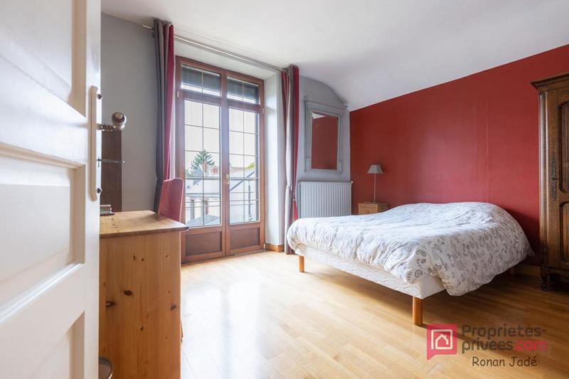 Maison - 165 m² - 8 pièces