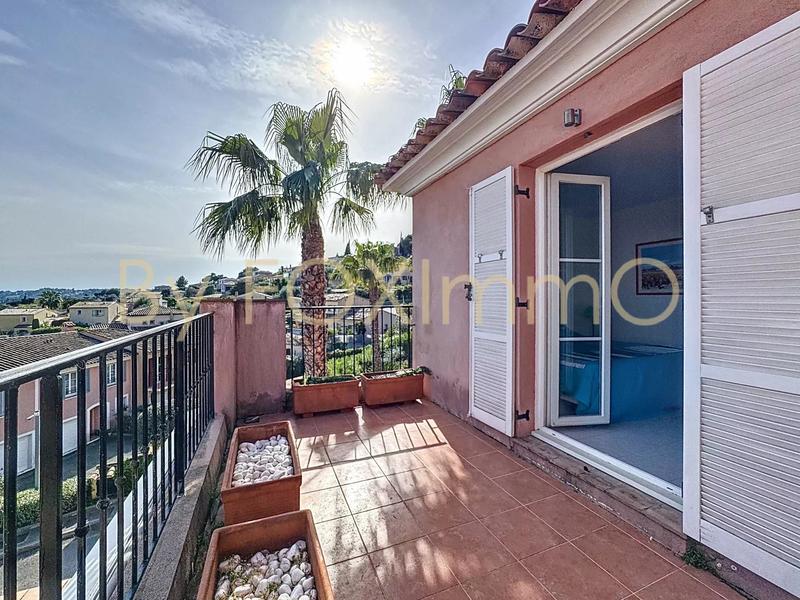 Appartement - 70 m² - 5 pièces