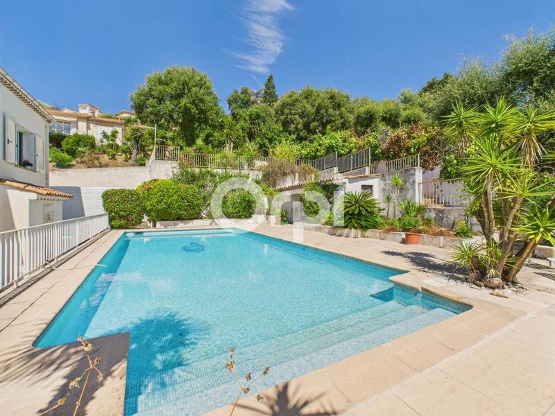 Maison - 199 m² - 7 pièces