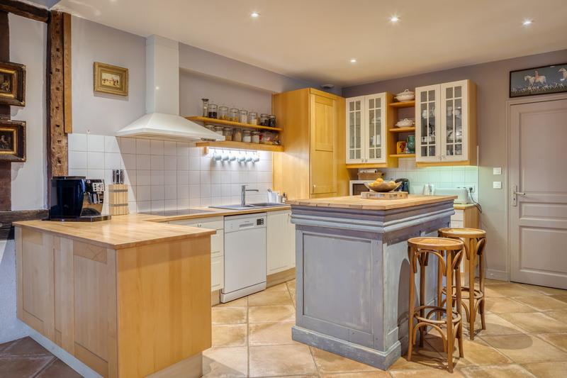 Maison - 200 m² - 7 pièces