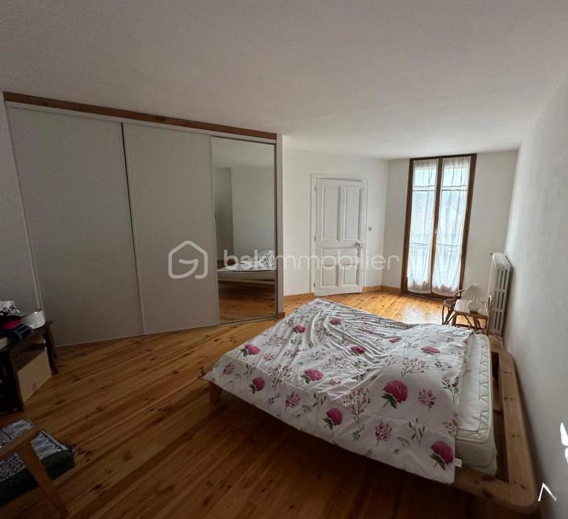 Maison de village - 303 m² - 11 pièces