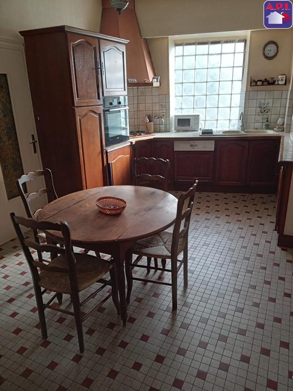 Maison - 128 m² - 7 pièces