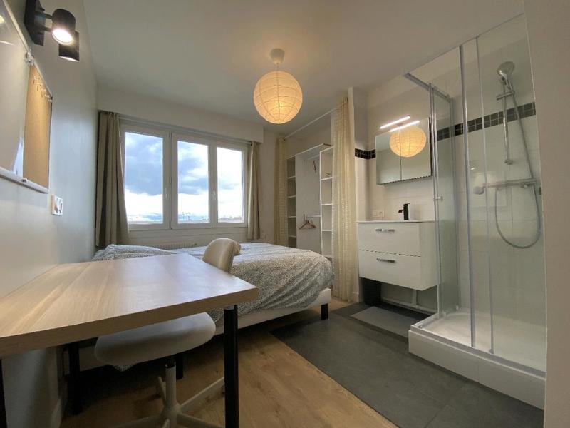 Appartement - 95 m² - 6 pièces