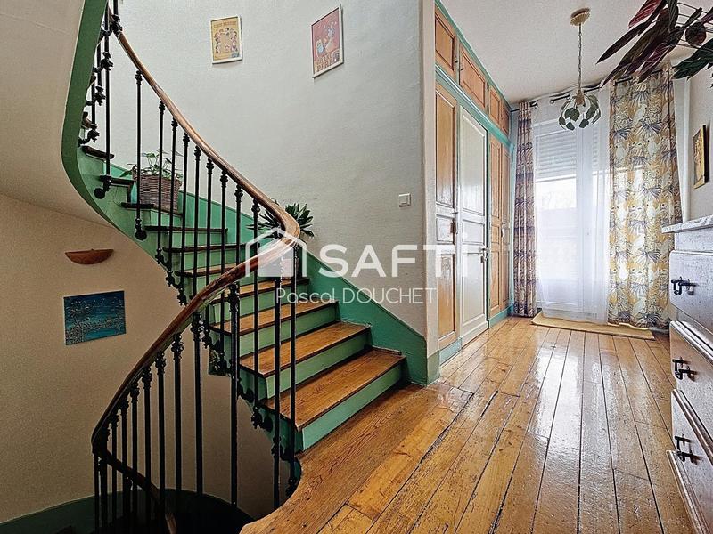 Maison - 312 m² - 5 pièces