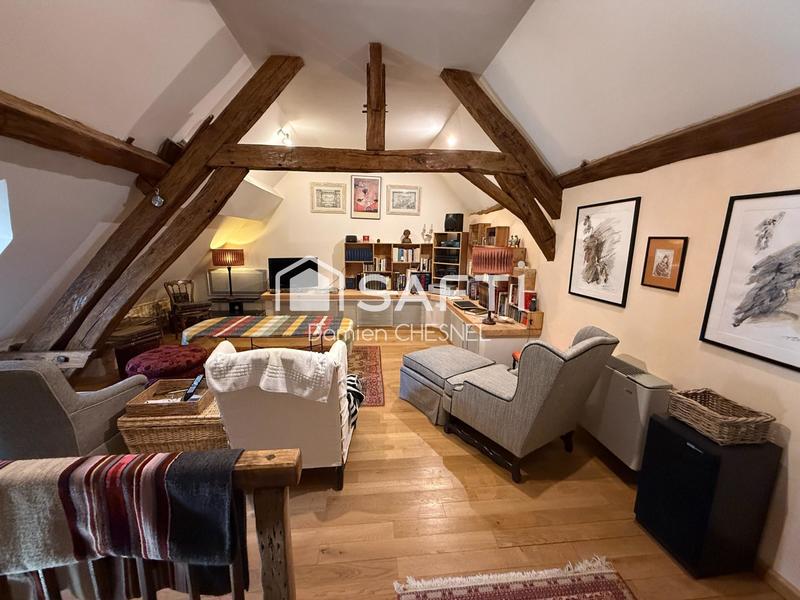 Maison - 240 m² - 6 pièces