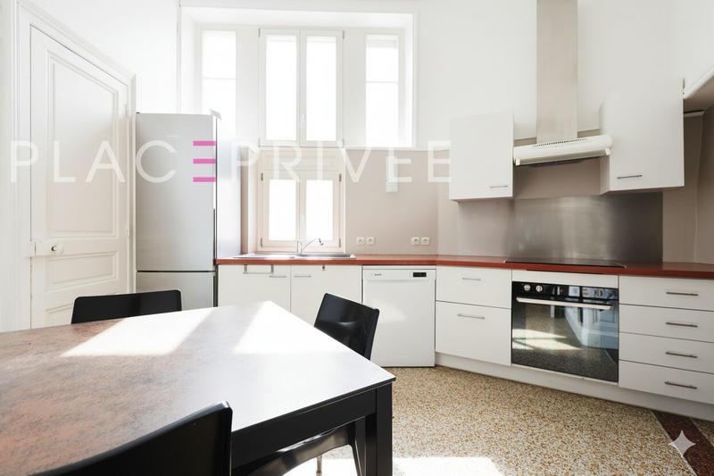 Maison - 224 m² - 13 pièces