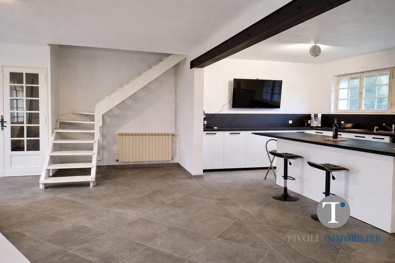 Maison - 235 m² - 7 pièces