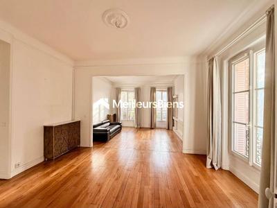 Appartement bourgeois - 96 m² - 4 pièces