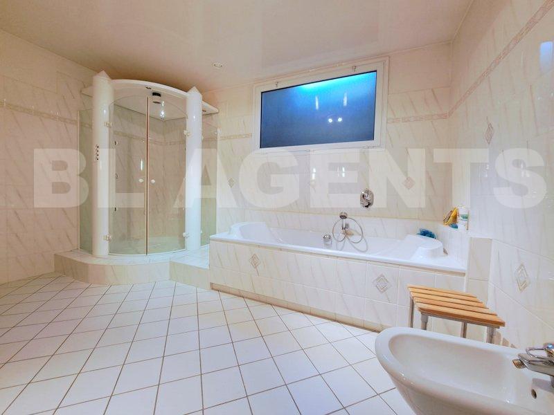 Maison - 300 m² - 7 pièces