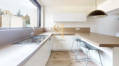 Maison - 94 m² - 5 pièces