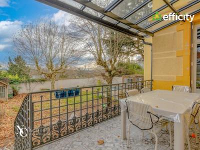 Demeure - 207 m² - 9 pièces