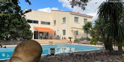 Villa - 300 m² - 7 pièces