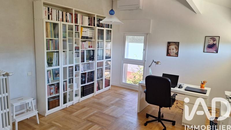 Maison - 271 m² - 9 pièces