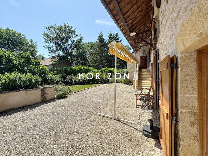 Maison ancienne - 167 m² - 8 pièces