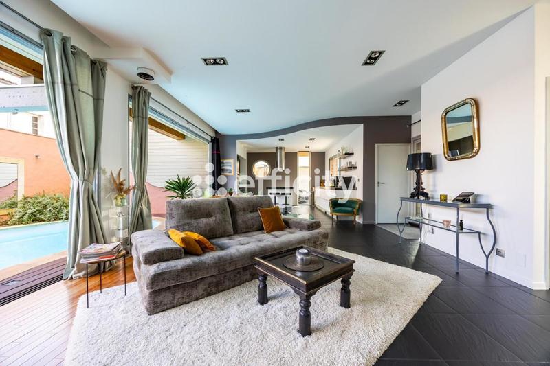 Maison - 187 m² - 6 pièces