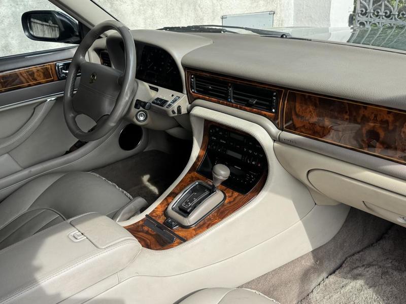 Daimler X300 Six Lwb