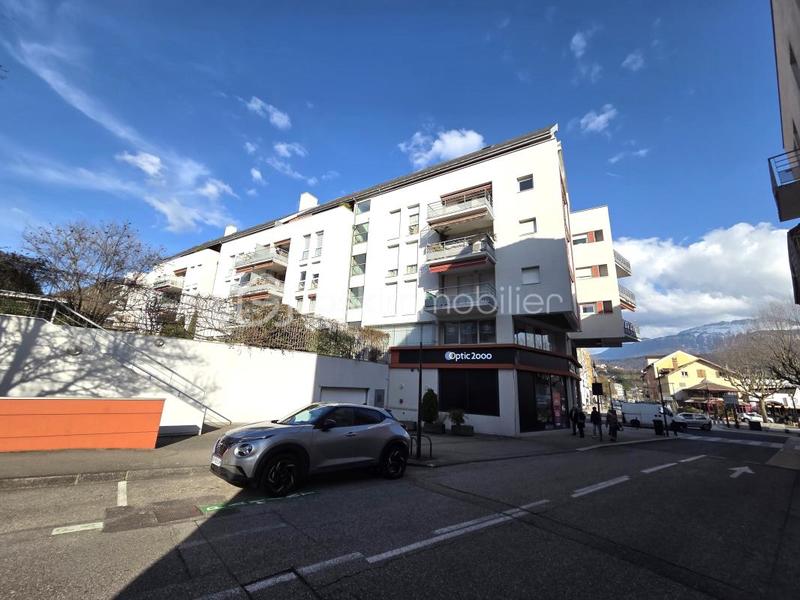 Local commercial - 85 m² - 3 pièces