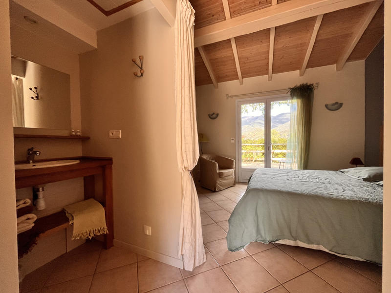 Maison - 260 m² - 8 pièces