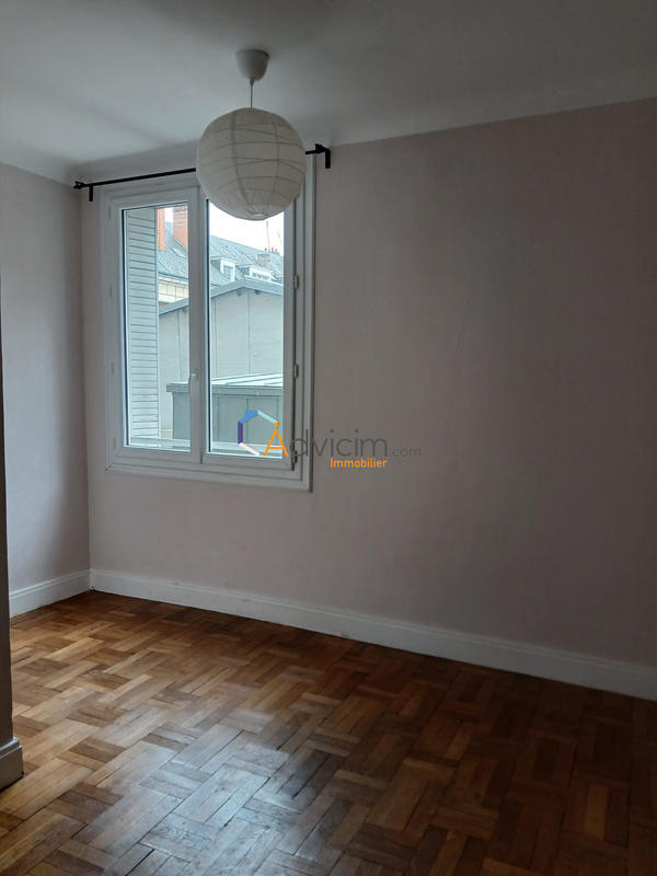 Appartement - 90 m² - 4 pièces