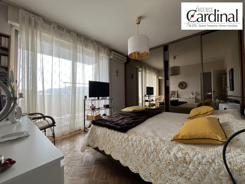 Appartement - 108 m² - 5 pièces