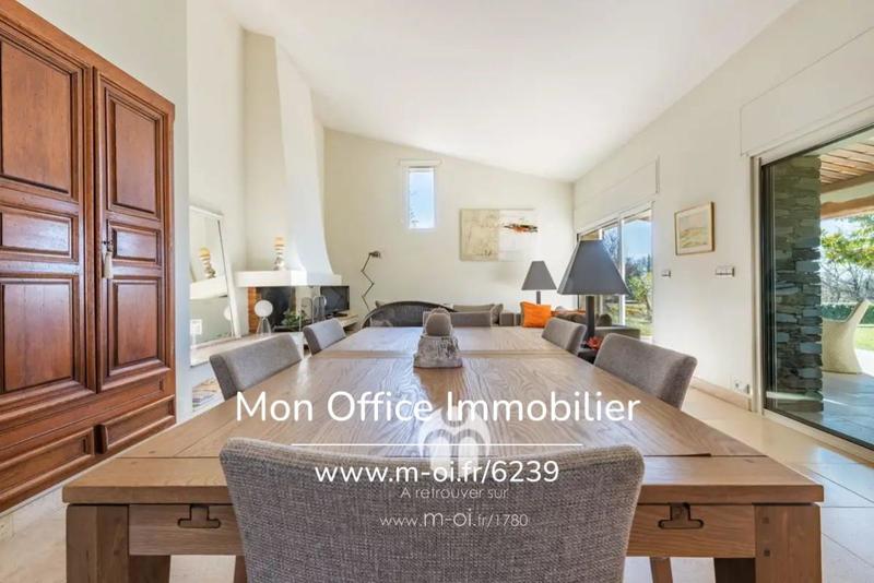 Propriété - 191 m² - 6 pièces