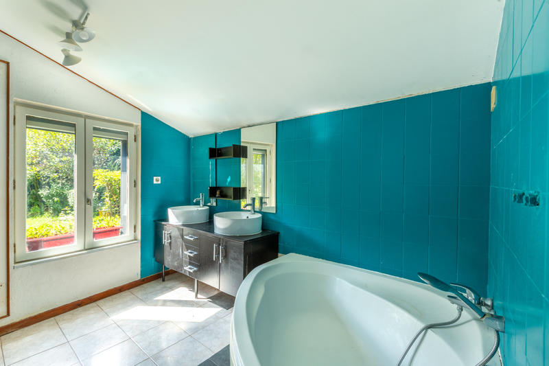 Maison - 245 m² - 7 pièces