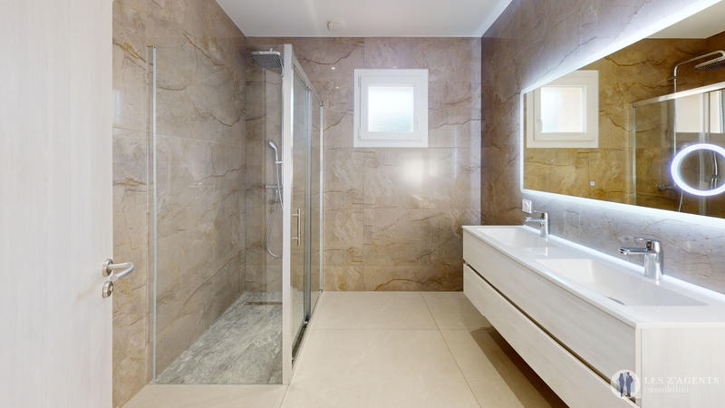 Appartement - 100 m² - 4 pièces